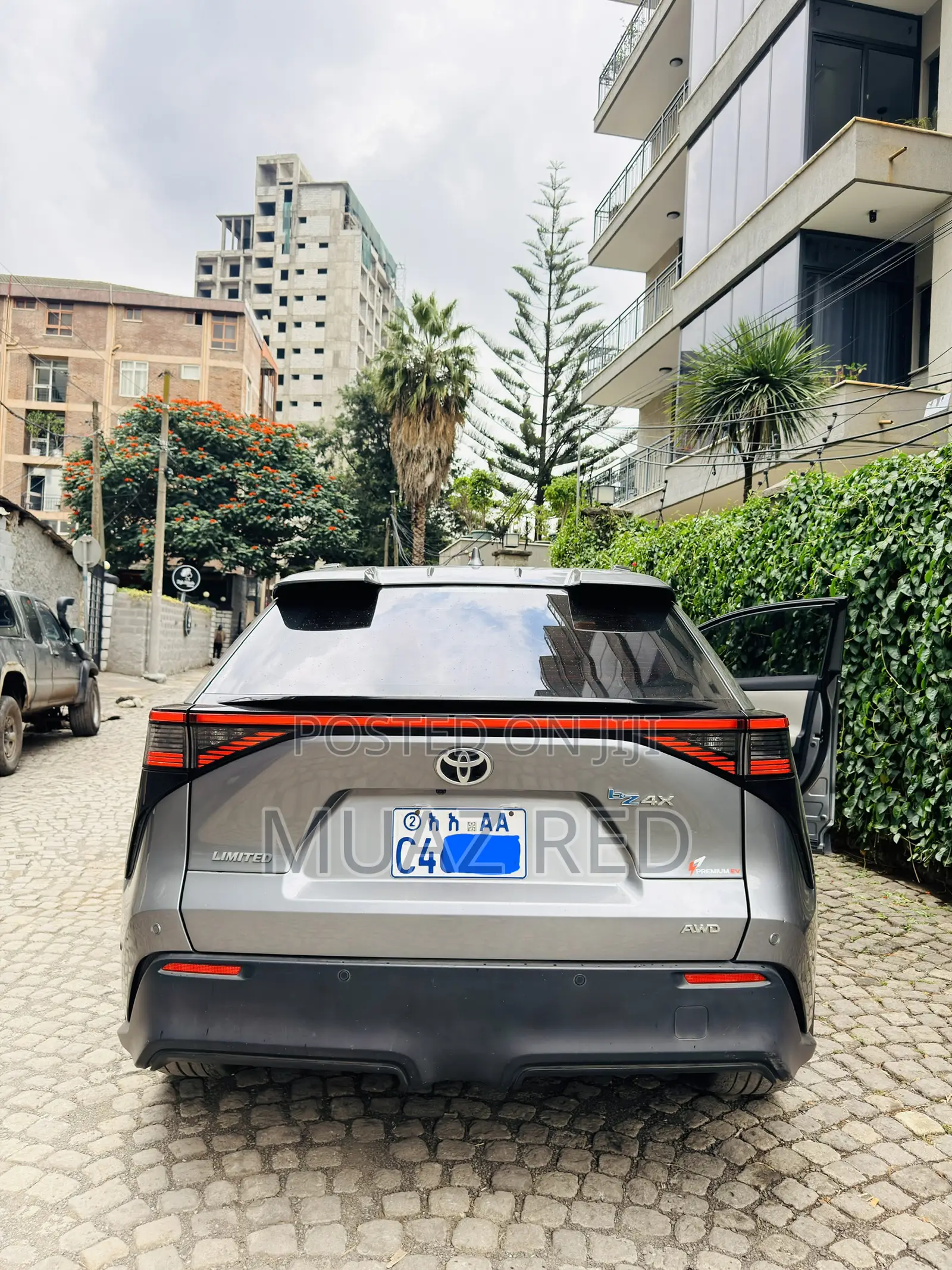 Toyota bZ4X 71.4 kWh AWD 2022 Gray