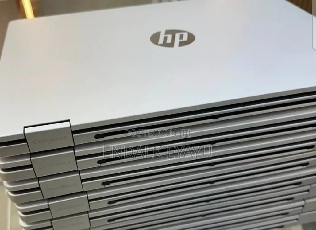 New Laptop HP OmniBook 5 Flip 16GB Intel Core 7 SSD 512GB
