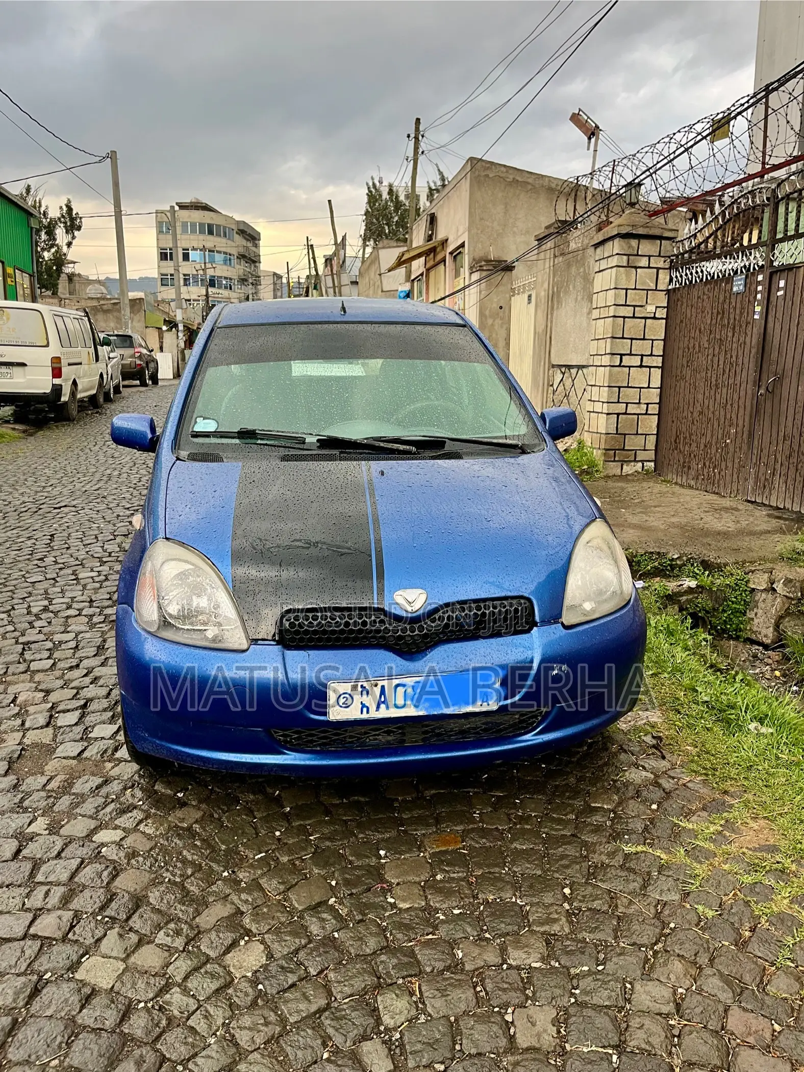 Toyota Vitz 2002 Blue