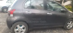 Toyota Yaris 2011 Gray