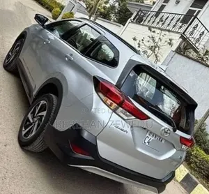 Toyota Rush 2022 Silver