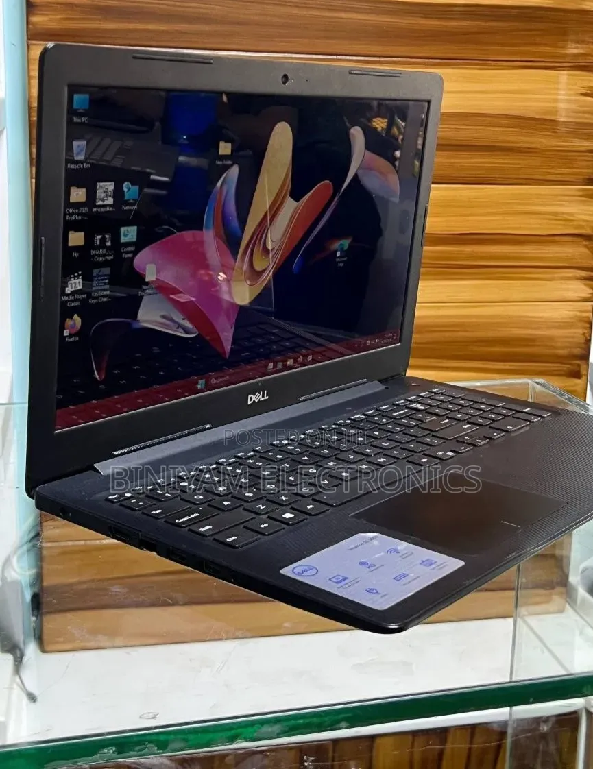 New Laptop Dell Inspiron 15 8GB Intel Core i7 SSD 256GB