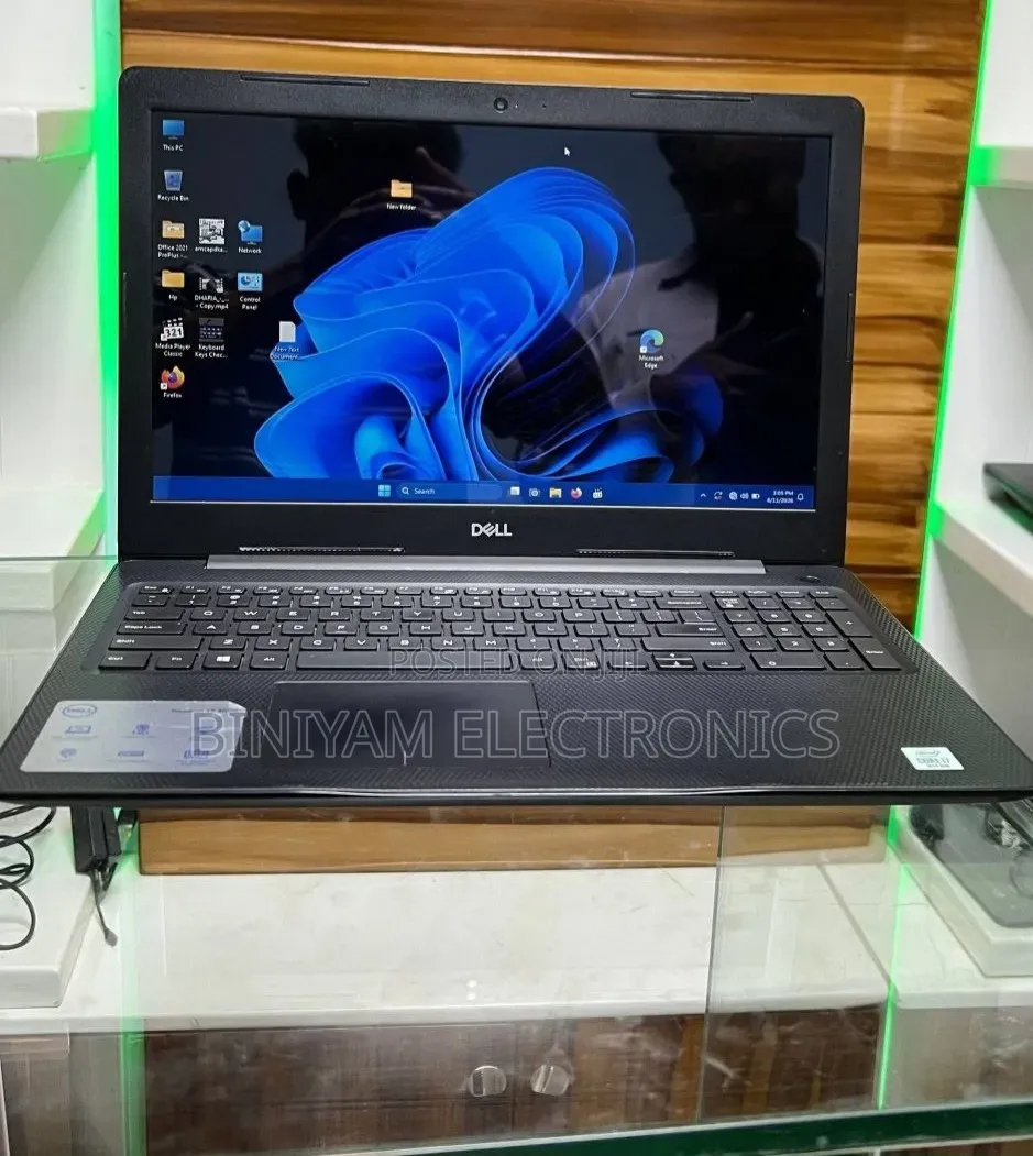 New Laptop Dell Inspiron 15 8GB Intel Core i7 SSD 256GB