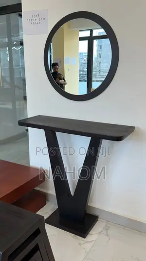 Premium Consule Table