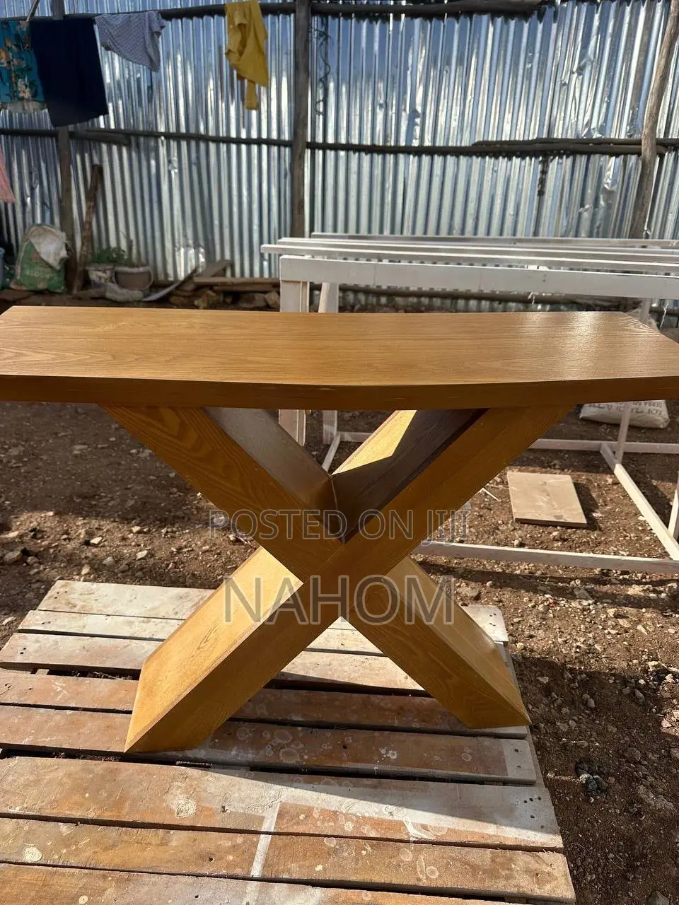 Premium Consule Table