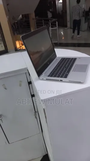 New Laptop HP EliteBook 830 G8 8GB Intel Core i5 SSD 512GB