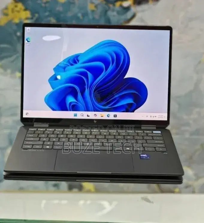 New Laptop HP OmniBook Ultra Flip 14" 16GB Intel Core Ultra 7 SSD 1T