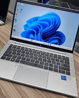 New Laptop HP EliteBook 840 G8 8GB Intel Core i7 SSD 512GB