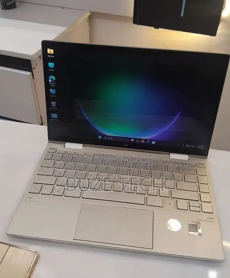 New Laptop HP Envy x360 8GB Intel Core i7 SSD 512GB