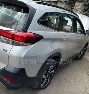 Toyota Rush 2022 Silver