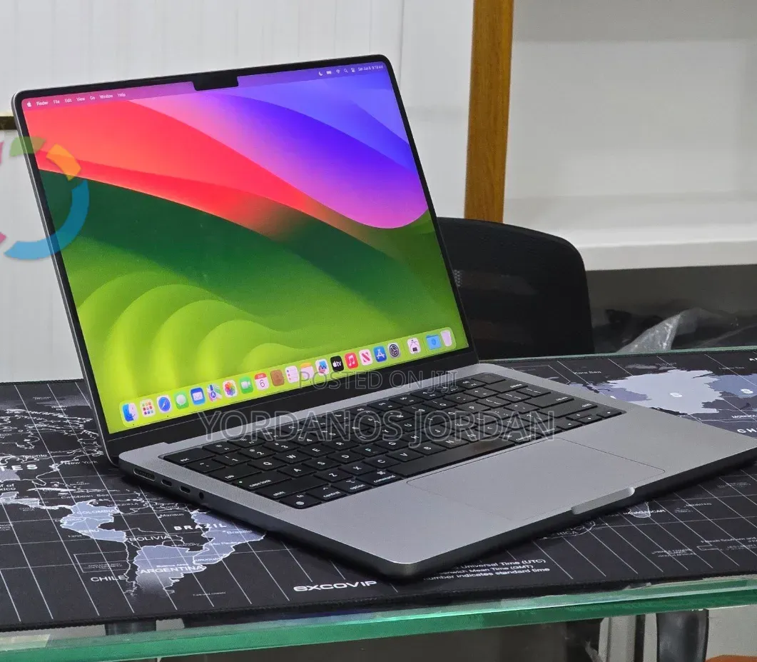 New Laptop Apple MacBook Pro 2023 M3 8GB Apple M3 Pro SSD 512GB