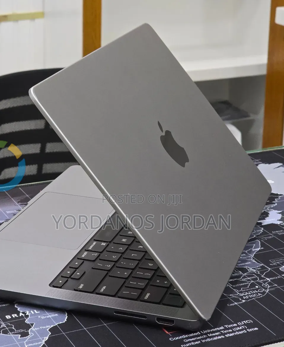 New Laptop Apple MacBook Pro 2023 M3 8GB Apple M3 Pro SSD 512GB