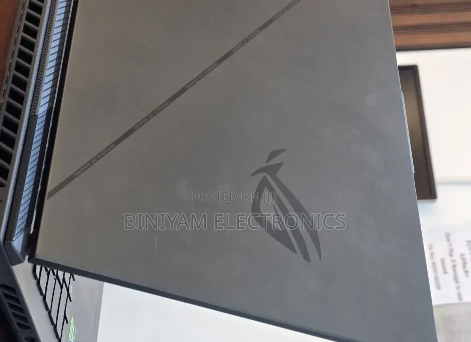 New Laptop Asus ROG Strix G15 16GB Intel Core i9 SSD 1T