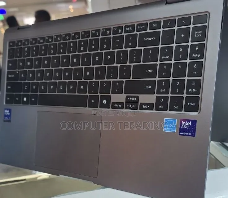 New Laptop Samsung Galaxy Book4 Ultra 16GB Intel Core Ultra 7 SSD 512GB