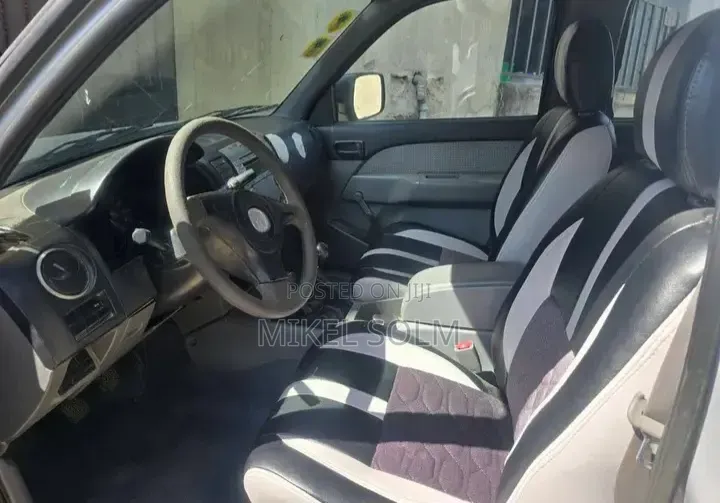 Mazda BT-50 2010 White