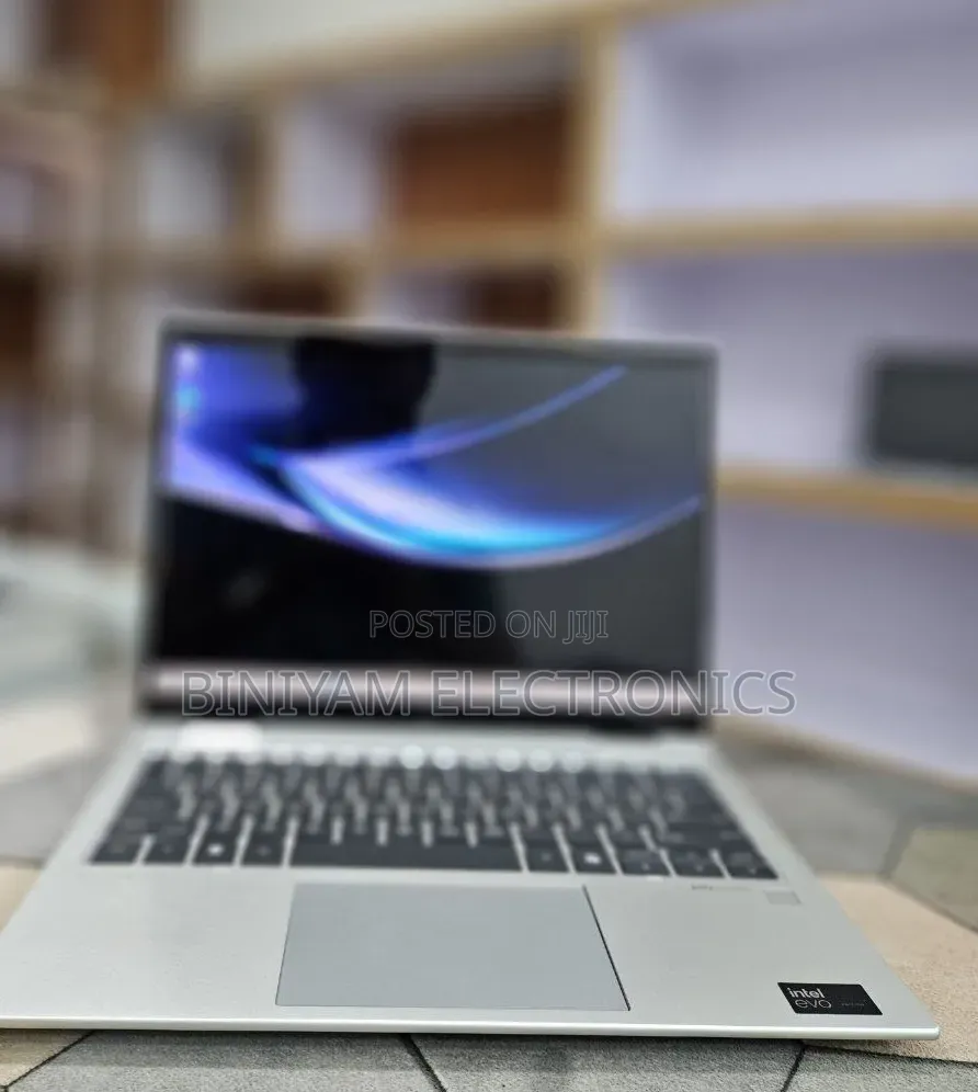 New Laptop HP Elitebook 830 G11 16GB Intel Core Ultra 7 SSD 512GB
