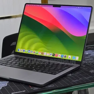 New Laptop Apple MacBook Pro 2023 M3 8GB Apple M3 Pro SSD 512GB