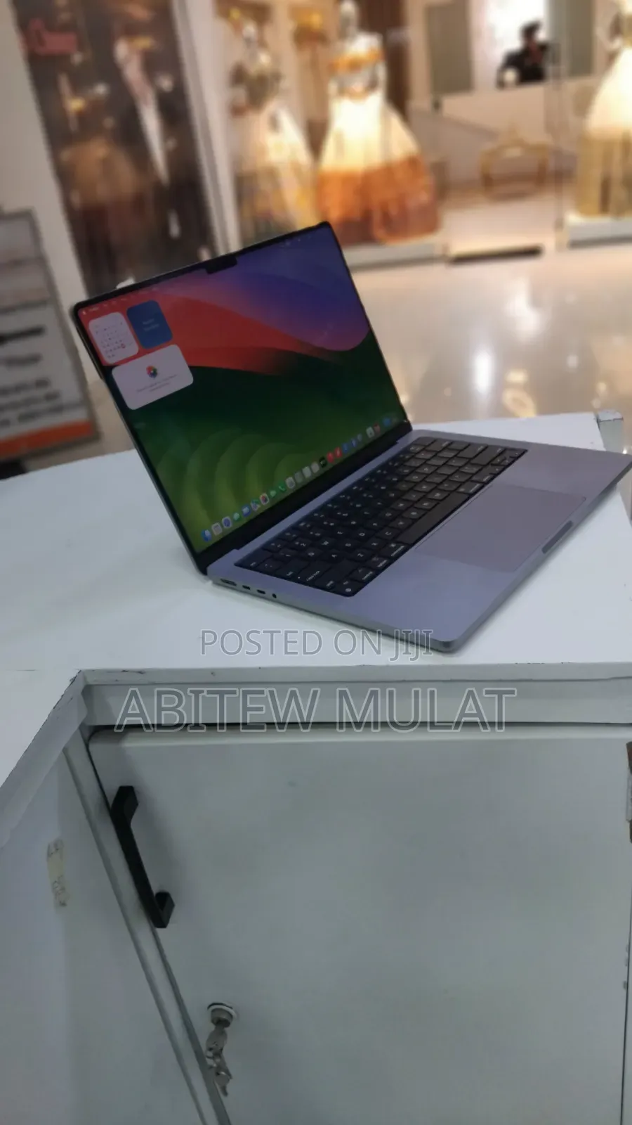 New Laptop Apple MacBook Pro 2021 M1 32GB Apple M1 Pro SSD 512GB