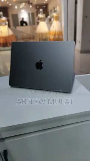 New Laptop Apple MacBook Pro 2021 M1 32GB Apple M1 Pro SSD 512GB
