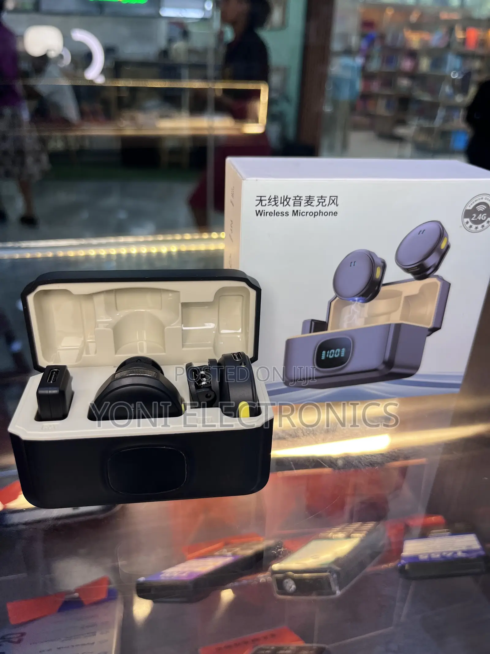 2.4g Dual Wireless Microphone System With Charging Case