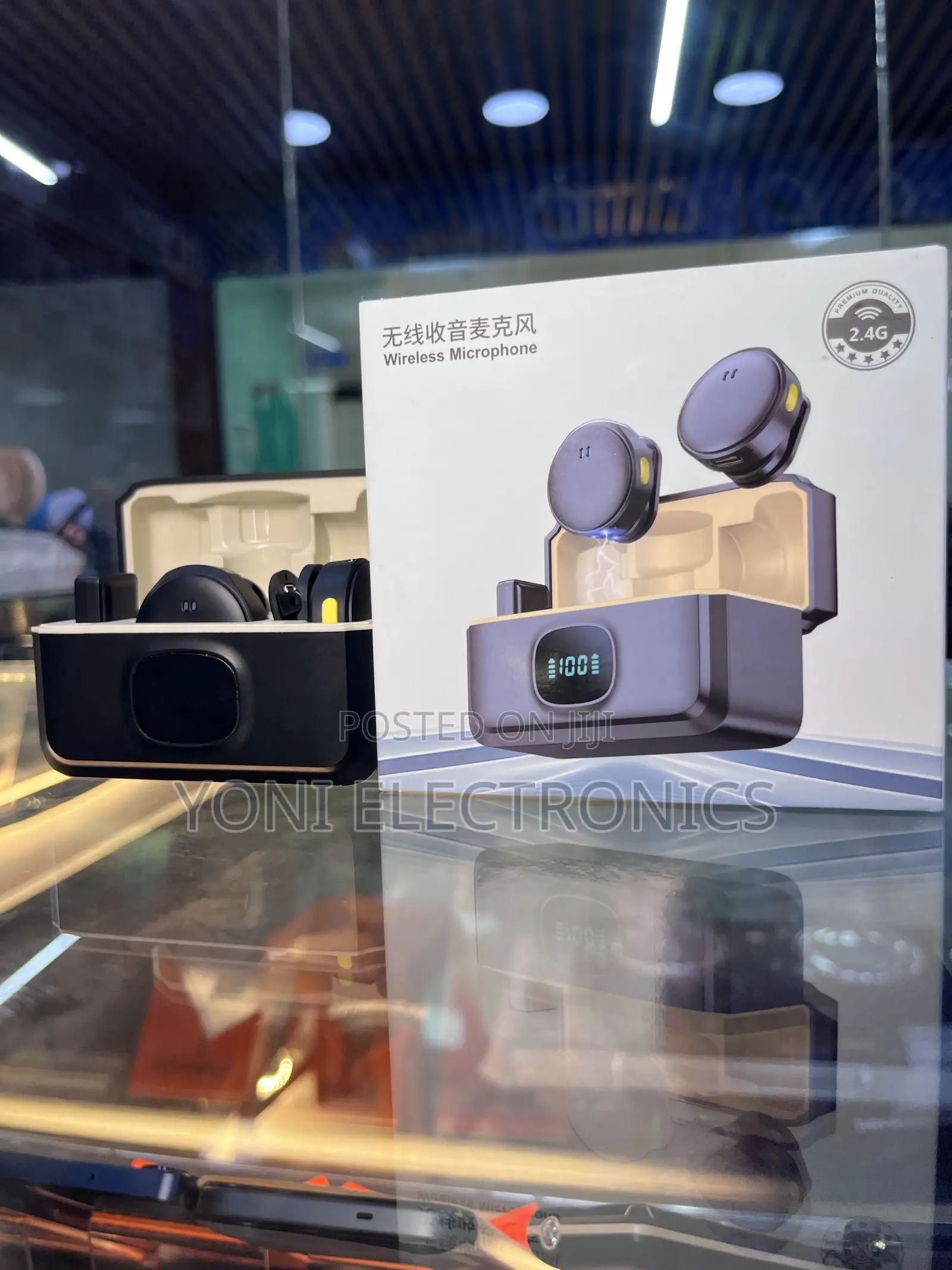 2.4g Dual Wireless Microphone System With Charging Case