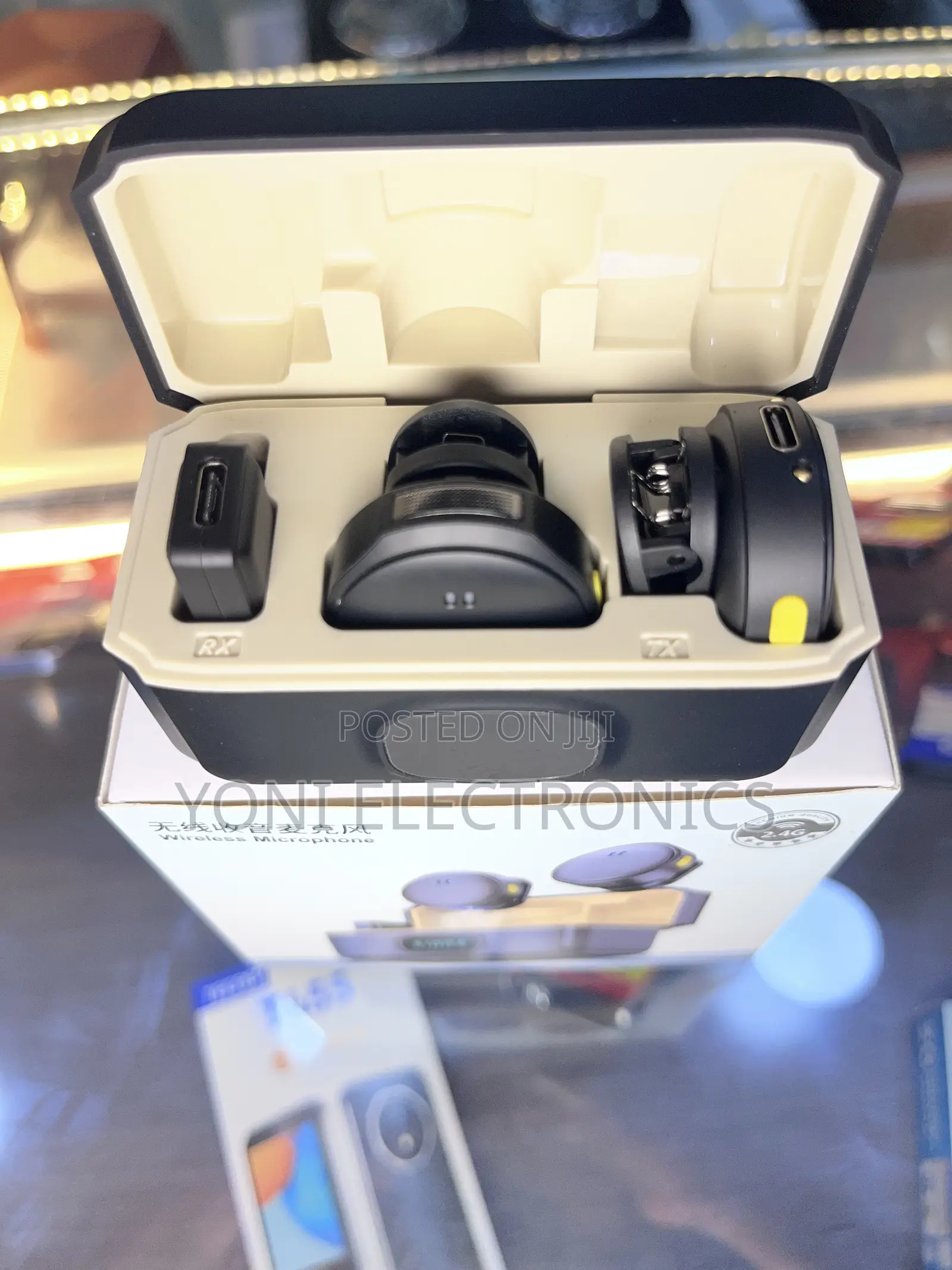 2.4g Dual Wireless Microphone System With Charging Case
