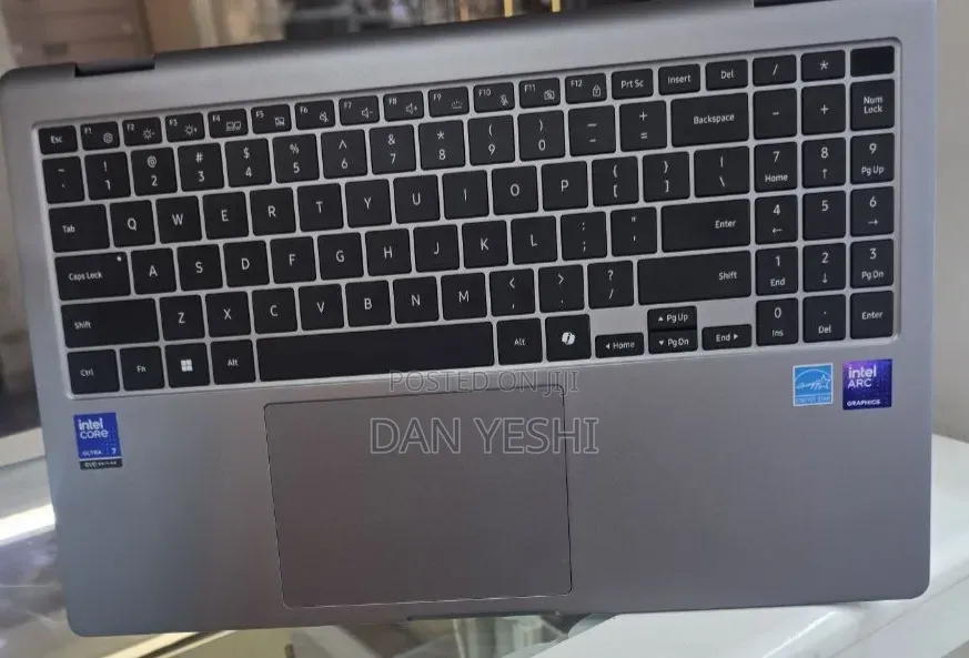 New Laptop Samsung 16GB Intel Core Ultra 7 SSD 512GB