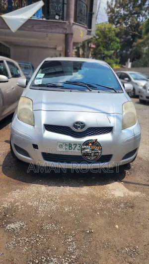 Toyota Yaris 2010 Silver