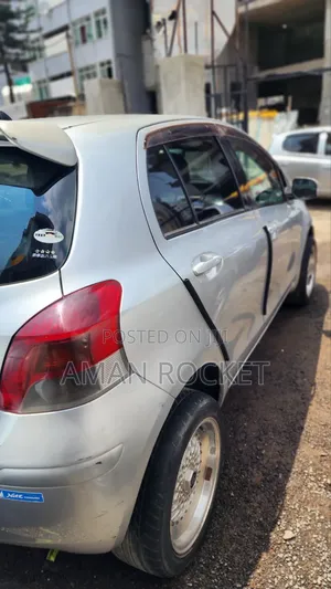 Toyota Yaris 2010 Silver
