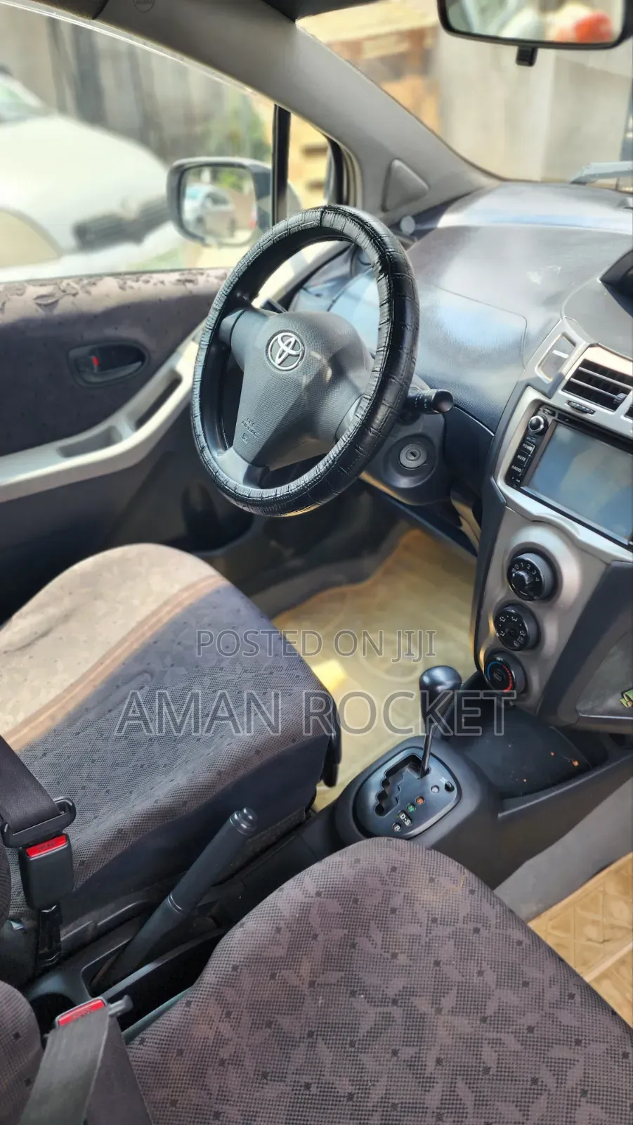 Toyota Yaris 2010 Silver