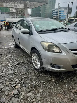 Toyota Yaris 2010 Silver