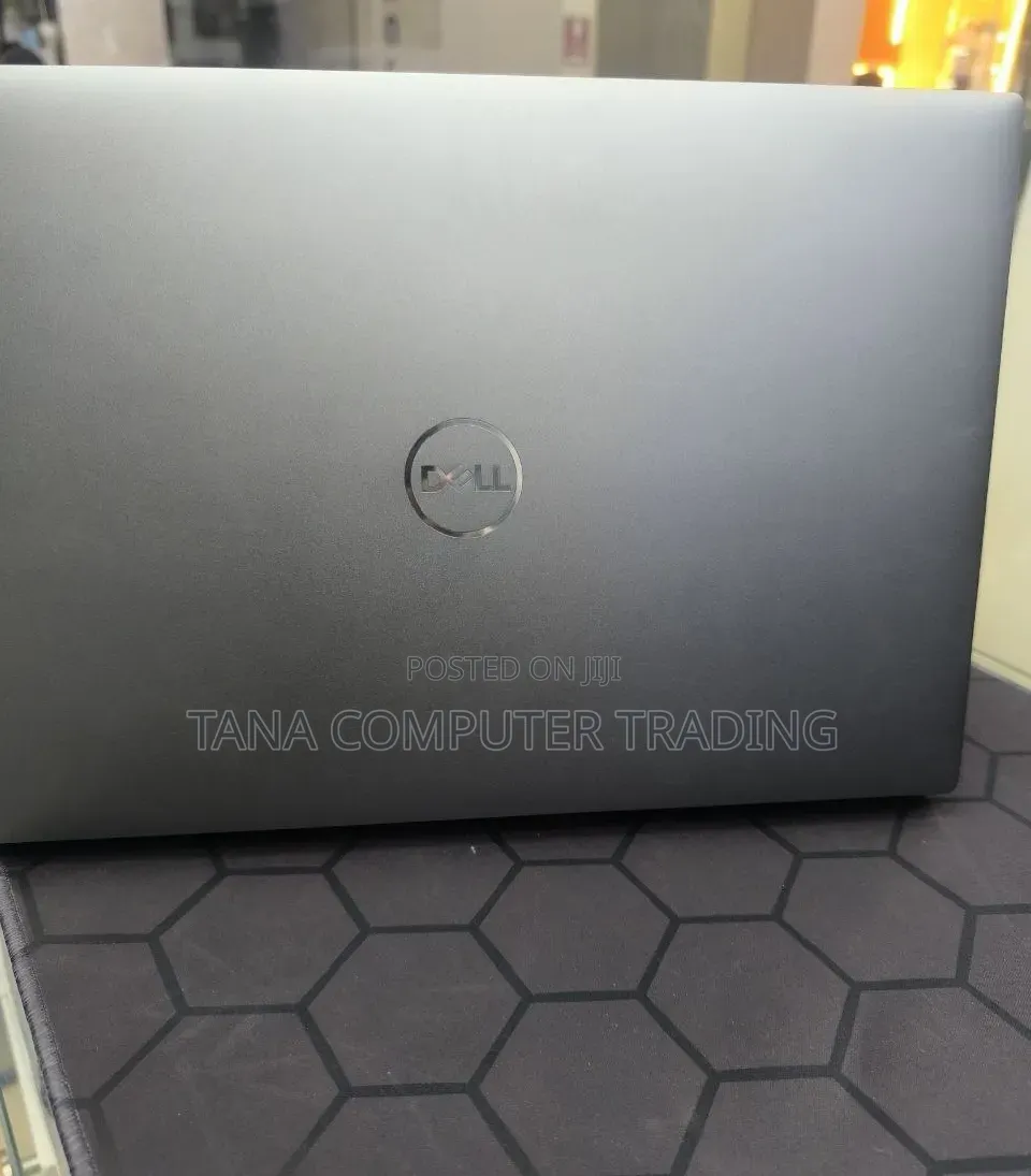 New Laptop Dell Precision 5570 16GB Intel Core i7 SSD 512GB