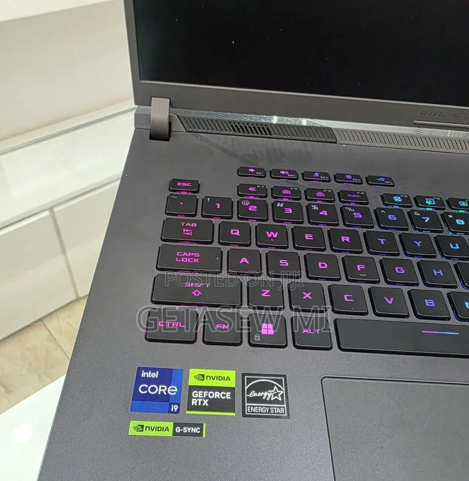 New Laptop Asus ROG Strix G17 16GB Intel Core i9 SSD 1T