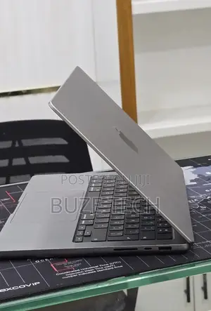New Laptop Apple MacBook Pro 2021 M1 32GB Apple M1 Pro SSD 512GB