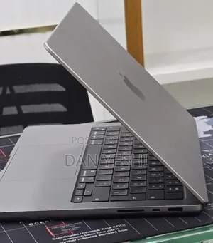 New Laptop Apple MacBook Pro 32GB Apple M1 SSD 512GB