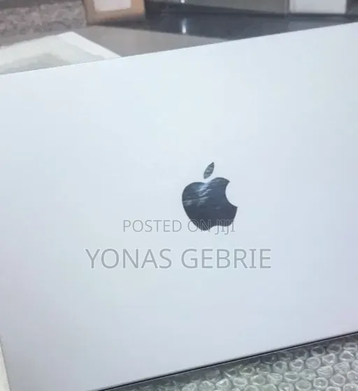 New Laptop Apple MacBook 32GB Apple M1 Pro SSD 512GB