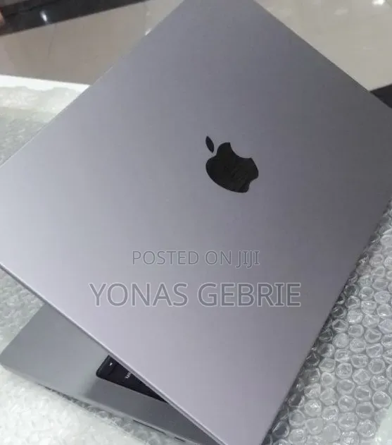 New Laptop Apple MacBook 32GB Apple M1 Pro SSD 512GB