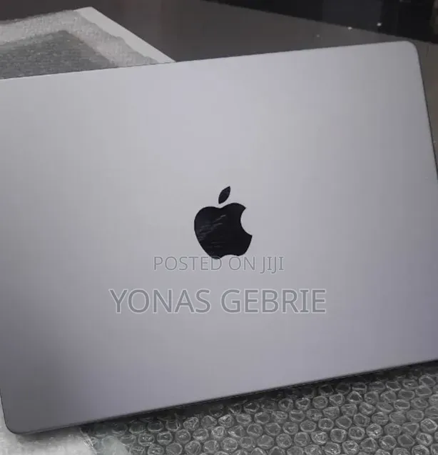 New Laptop Apple MacBook 32GB Apple M1 Pro SSD 512GB