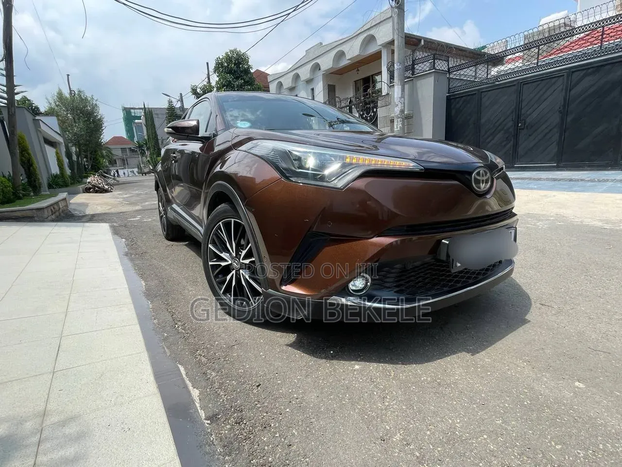 Toyota C-HR 2017 Brown