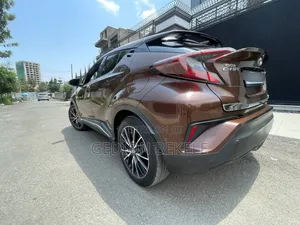 Toyota C-HR 2017 Brown