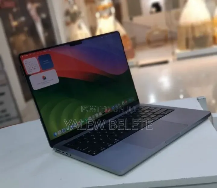 New Laptop Apple MacBook Pro 2021 M1 32GB Apple M1 Pro SSD 512GB