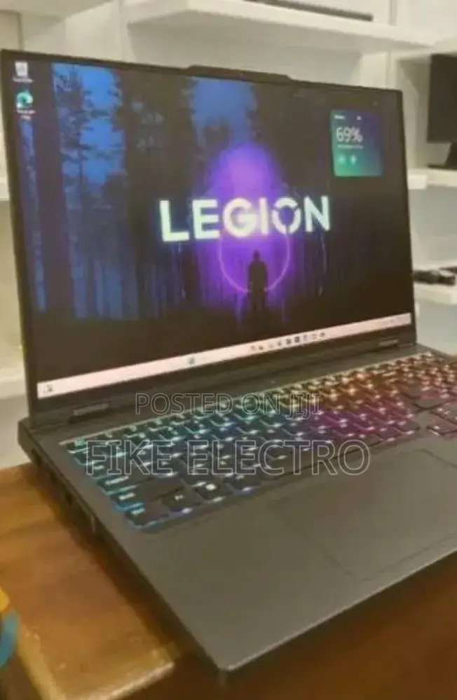 New Laptop Lenovo Legion Pro 7 32GB Intel Core i9 SSD 2T