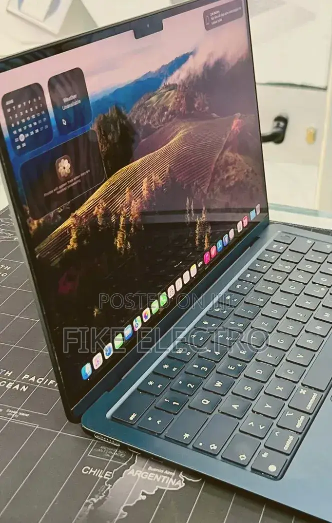 New Laptop Apple MacBook Air 2022 M2 16GB Apple M2 SSD 512GB