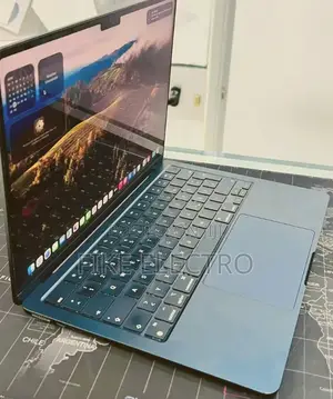 New Laptop Apple MacBook Air 2022 M2 16GB Apple M2 SSD 512GB