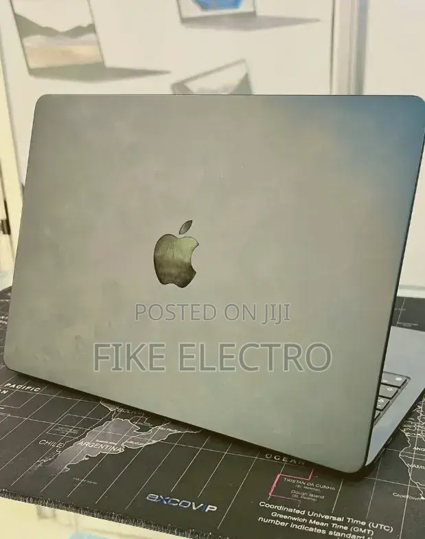 New Laptop Apple MacBook Air 2022 M2 16GB Apple M2 SSD 512GB
