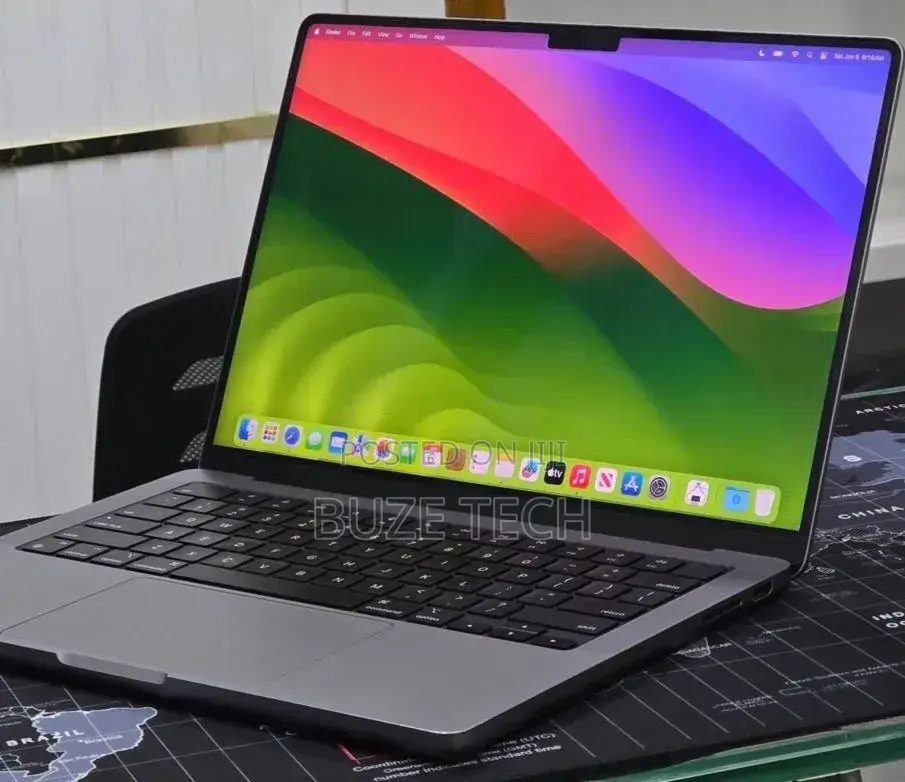New Laptop Apple MacBook Pro 2023 M3 8GB Apple M3 Pro SSD 512GB