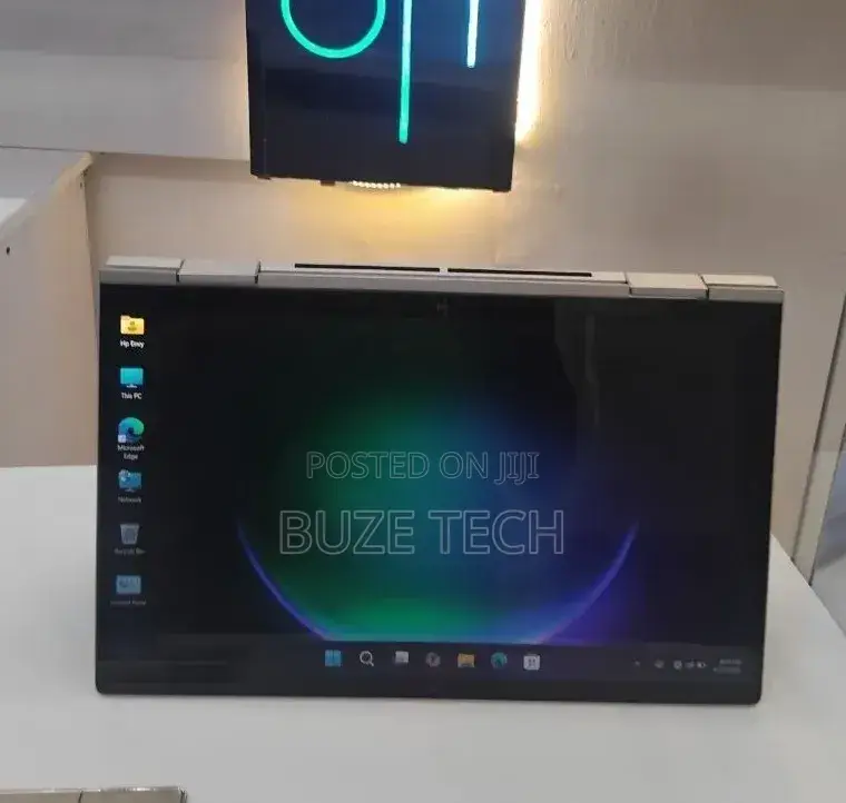 New Laptop HP Envy x360 8GB Intel Core i7 SSD 512GB