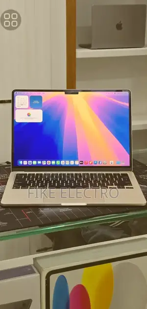 New Laptop Apple MacBook Air 2022 M2 16GB Apple M2 SSD 256GB