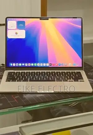 New Laptop Apple MacBook Air 2022 M2 16GB Apple M2 SSD 256GB