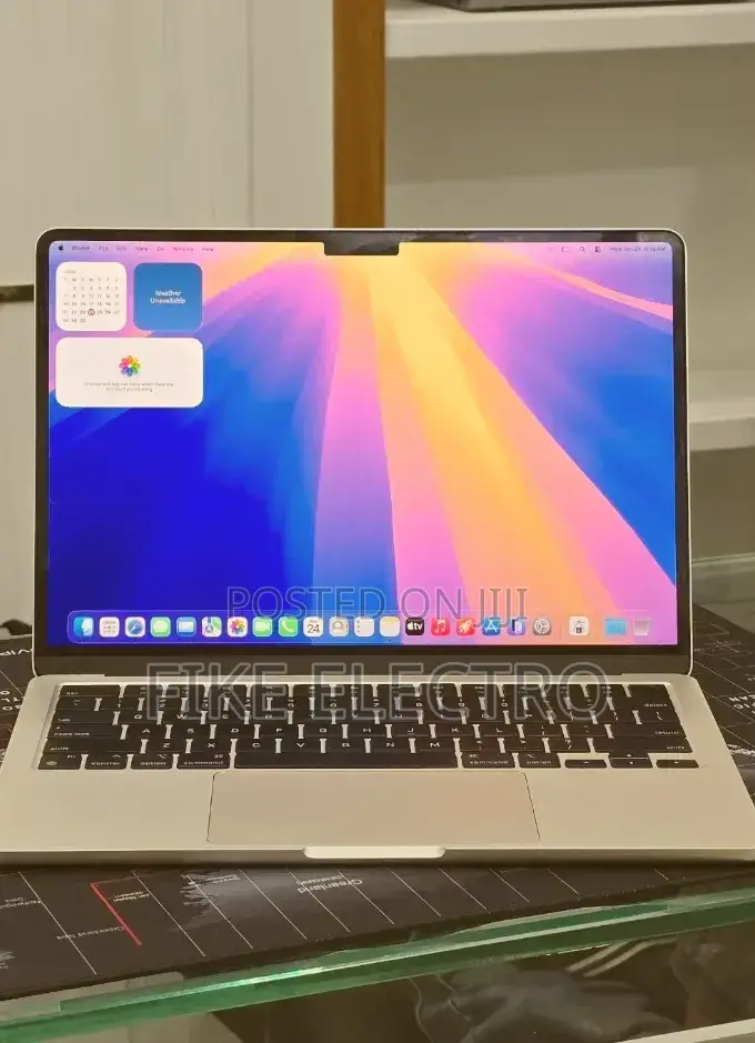 New Laptop Apple MacBook Air 2022 M2 16GB Apple M2 SSD 256GB